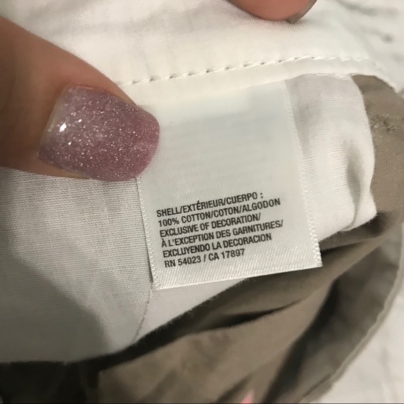 Old Navy Khaki Flamingo Print Pocket Shorts 2 - Picture 6 of 6